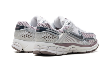 NIKE ZOOM VOMERO 5 METALLIC SILVER PLATINUM VIOLET (WOMEN'S) — Stock