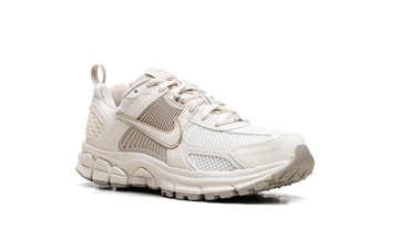 NIKE ZOOM VOMERO 5 PALE IVORY GS — Stock
