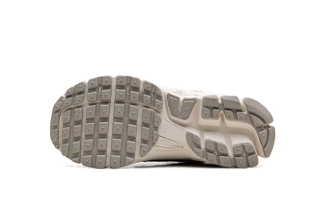 NIKE ZOOM VOMERO 5 PALE IVORY GS