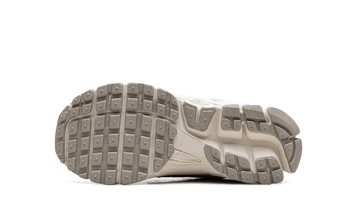 NIKE ZOOM VOMERO 5 PALE IVORY GS — Stock