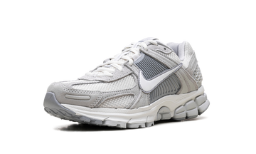NIKE ZOOM VOMERO 5 PURE PLATINUM PLATINUM TINT WOLF GREY SUMMIT WHITE WOMENS — Stock