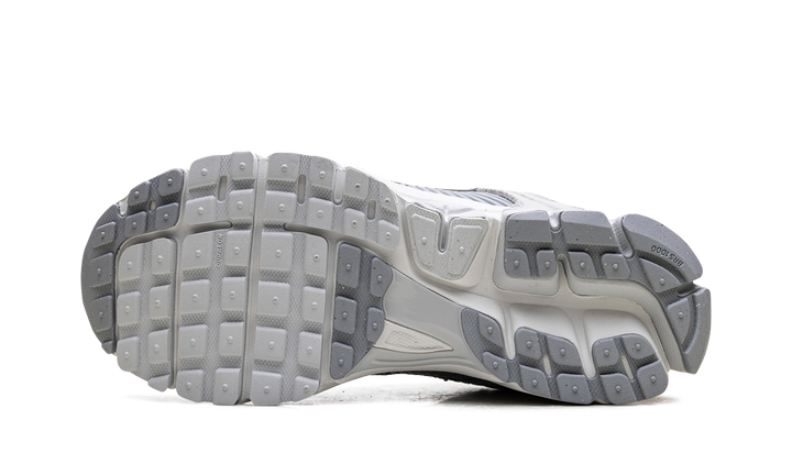 NIKE ZOOM VOMERO 5 PURE PLATINUM PLATINUM TINT WOLF GREY SUMMIT WHITE WOMENS