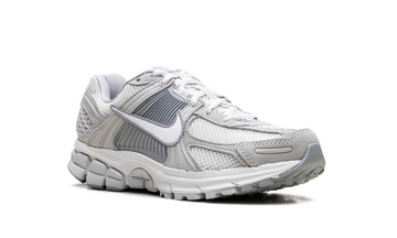NIKE ZOOM VOMERO 5 PURE PLATINUM PLATINUM TINT WOLF GREY SUMMIT WHITE WOMENS — Stock
