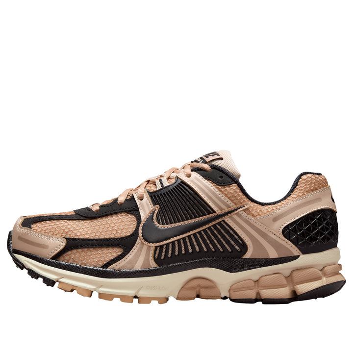 NIKE ZOOM VOMERO 5 SANDDRIFT (WOMEN&