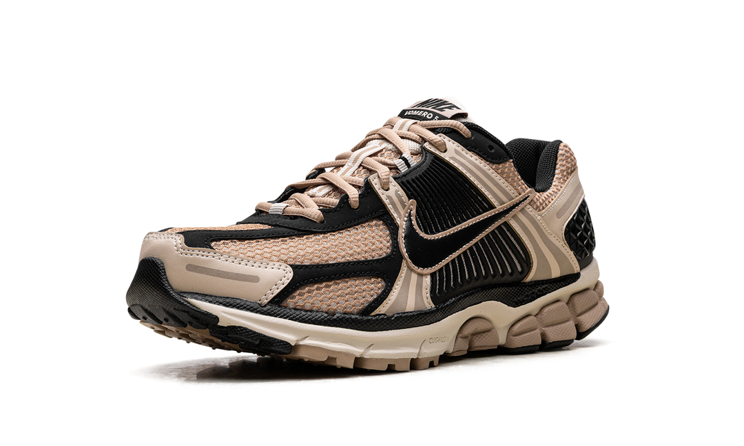 NIKE ZOOM VOMERO 5 SANDDRIFT (WOMEN&