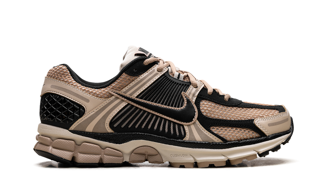 NIKE ZOOM VOMERO 5 SANDDRIFT (WOMEN&
