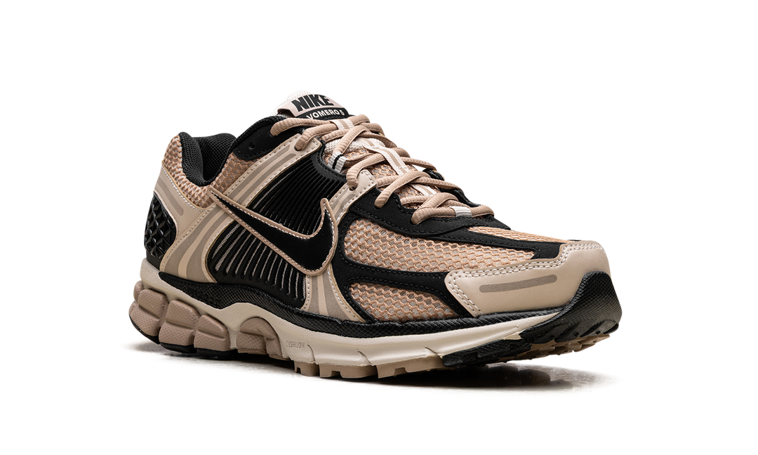 NIKE ZOOM VOMERO 5 SANDDRIFT (WOMEN&