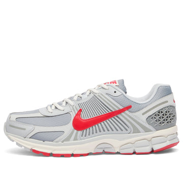 NIKE ZOOM VOMERO 5 SE GREY FOG UNIVERSITY RED