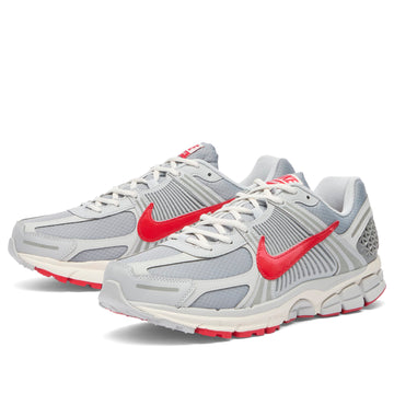 NIKE ZOOM VOMERO 5 SE GREY FOG UNIVERSITY RED