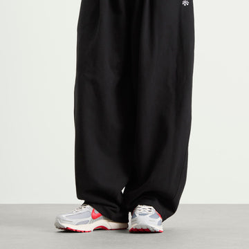NIKE ZOOM VOMERO 5 SE GREY FOG UNIVERSITY RED