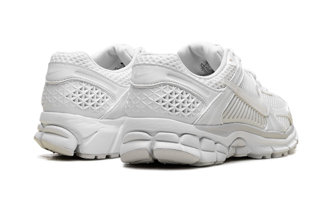NIKE ZOOM VOMERO 5 TRIPLE WHITE (WOMEN&