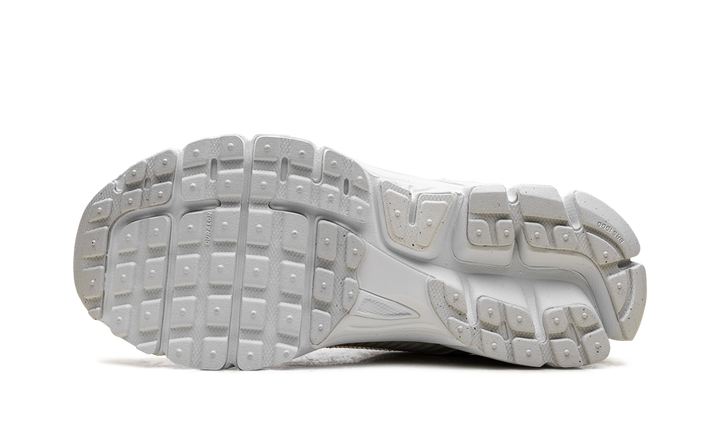 NIKE ZOOM VOMERO 5 TRIPLE WHITE (WOMEN&