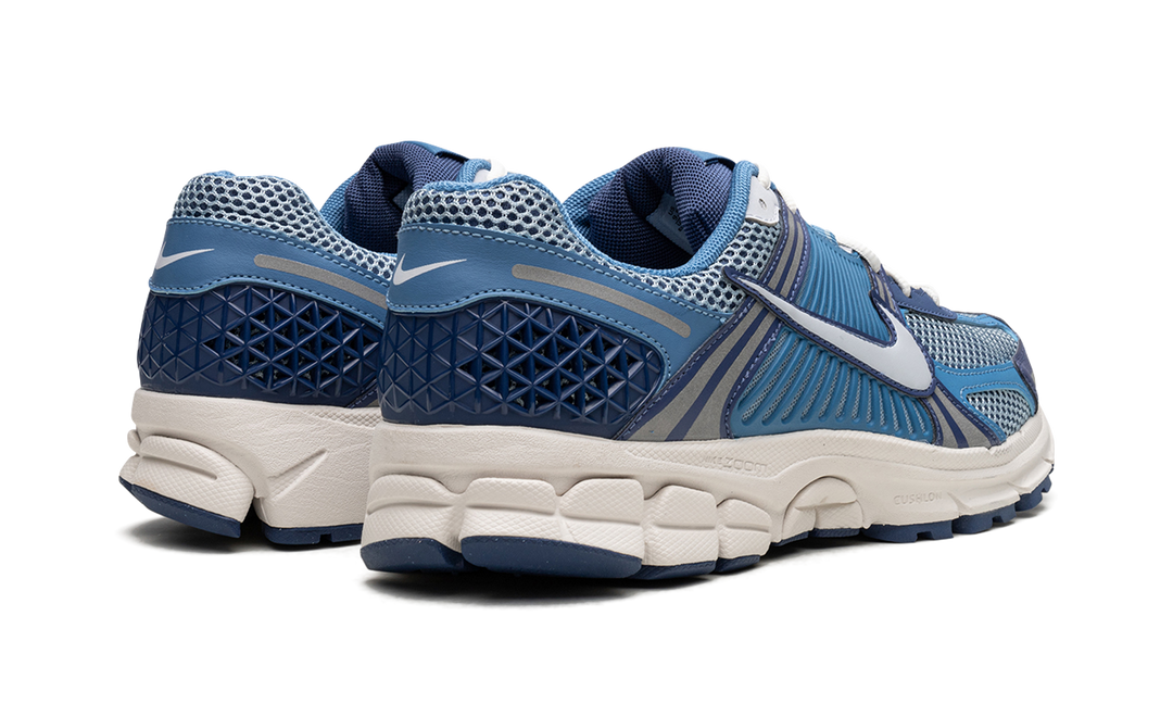 NIKE ZOOM VOMERO 5 WORN BLUE