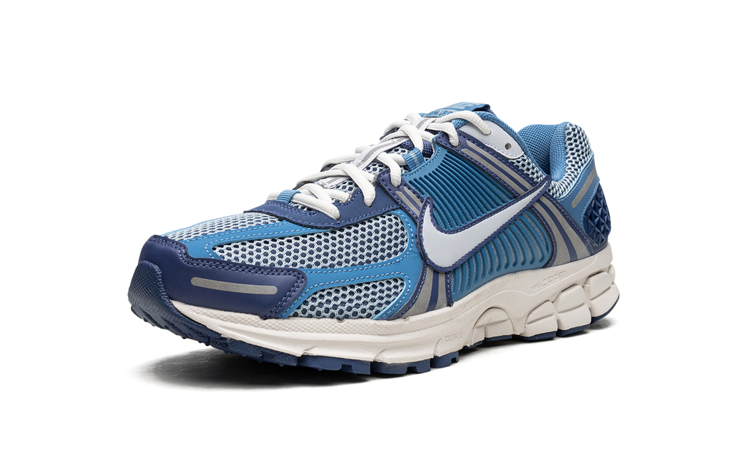NIKE ZOOM VOMERO 5 WORN BLUE