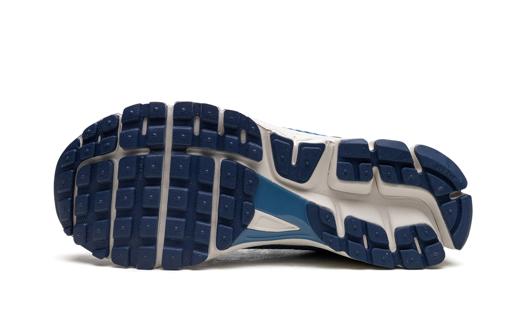 NIKE ZOOM VOMERO 5 WORN BLUE
