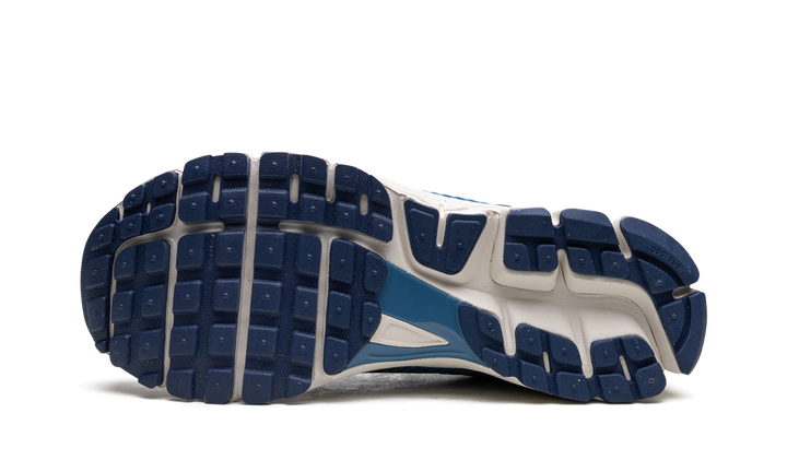 NIKE ZOOM VOMERO 5 WORN BLUE