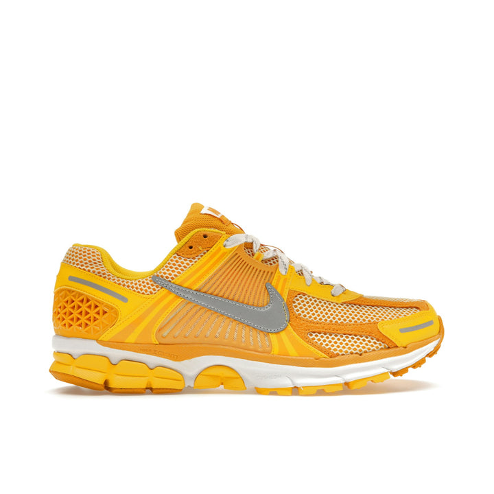 NIKE ZOOM VOMERO 5 YELLOW OCHRE — Stock 