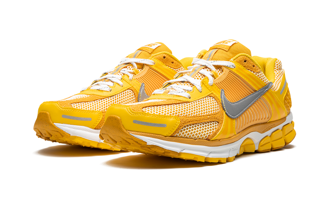 NIKE ZOOM VOMERO 5 YELLOW OCHRE — Stock 