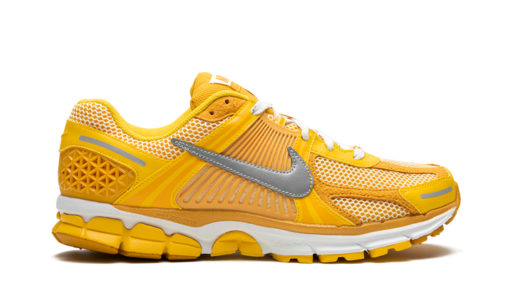 NIKE ZOOM VOMERO 5 YELLOW OCHRE — Stock 