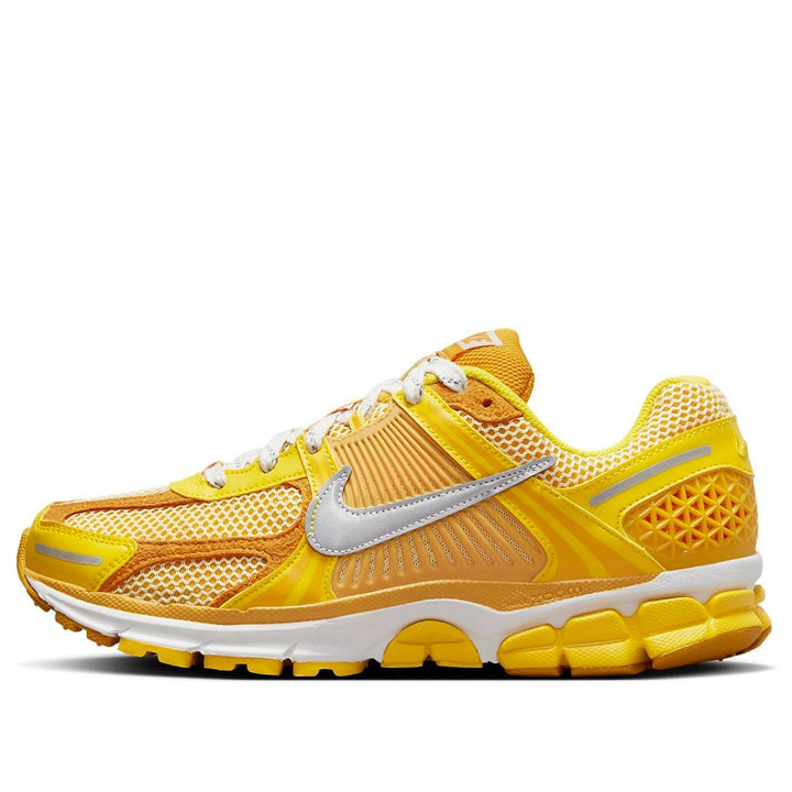 NIKE ZOOM VOMERO 5 YELLOW OCHRE — Stock 