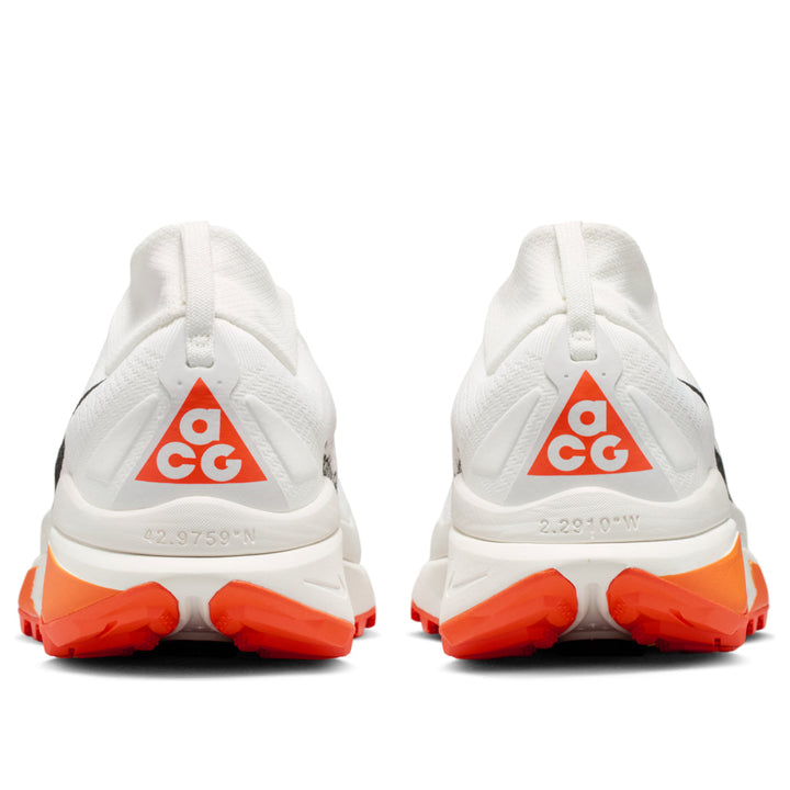 NIKE ZOOMX ACG ZEGAMA SUMMIT WHITE SAFETY ORANGE BLACK
