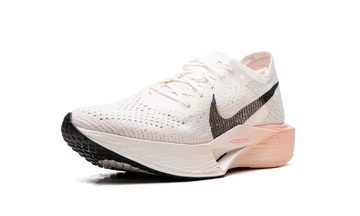 NIKE ZOOMX VAPORFLY 3 SAIL GUAVA ICE — Stock