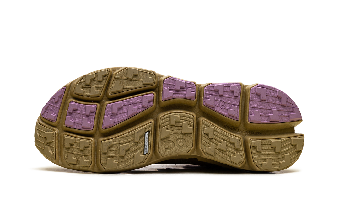 ON RUNNING CLOUDSOMA SAKURA SAFARI WOMENS
