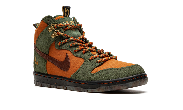 PASS-PORT X NIKE SB DUNK HIGH WORKBOOT