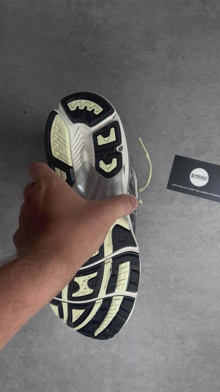 ASICS GEL KAYANO 14 &