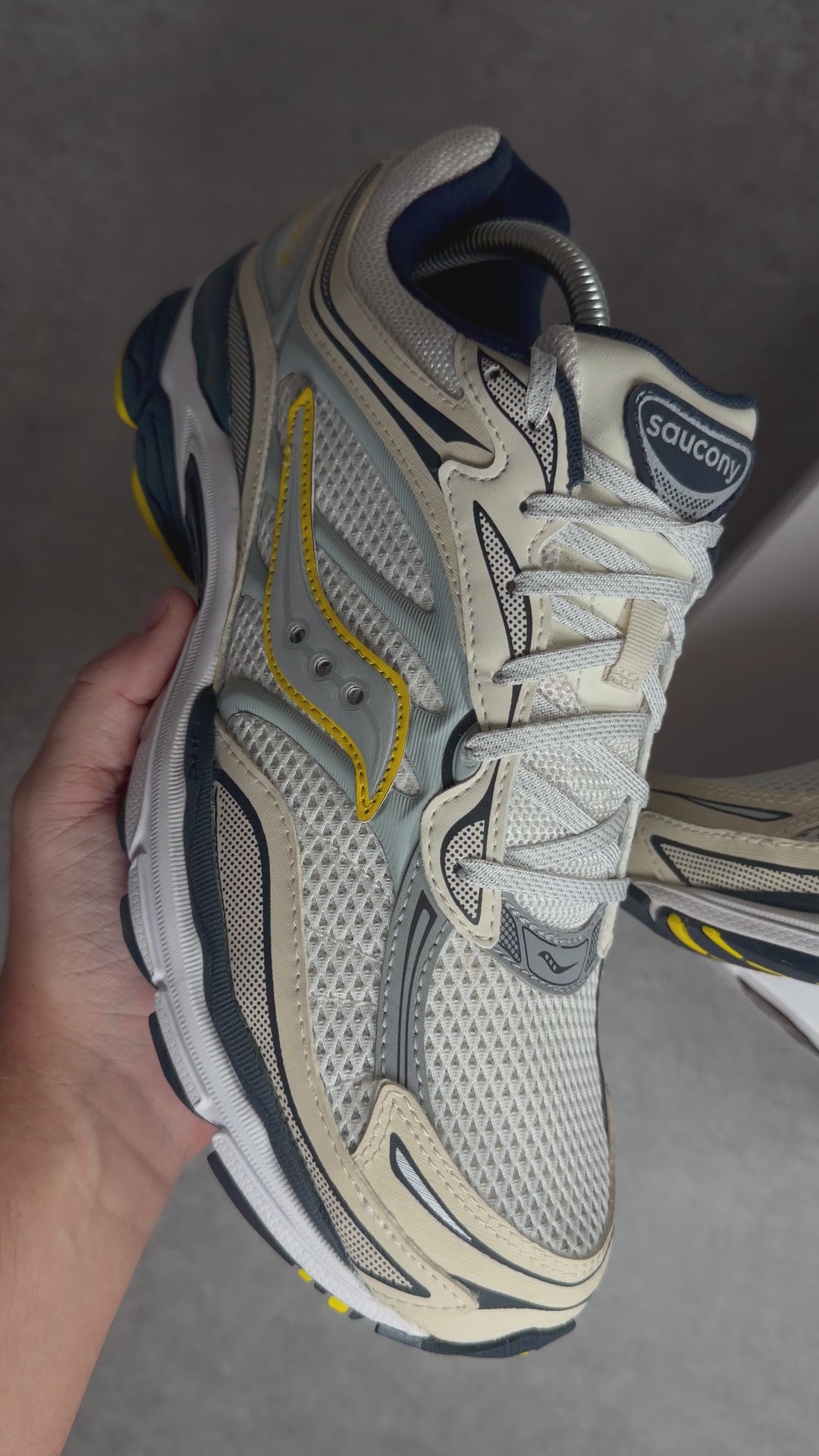 SAUCONY PRO GRID OMNI 9 FABRICATED YELLOW