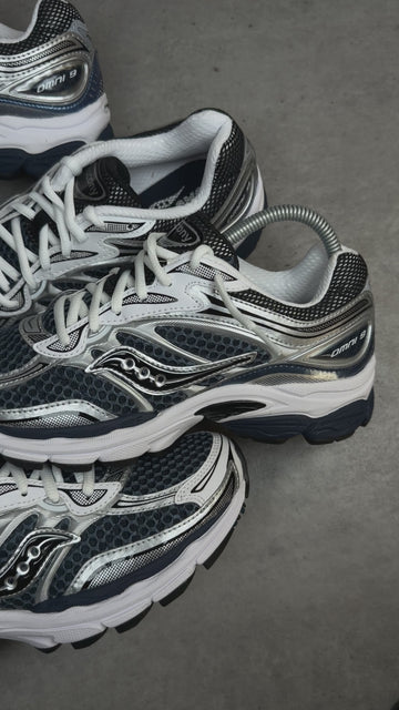 SAUCONY PROGRID OMNI 9 DEEP NAVY
