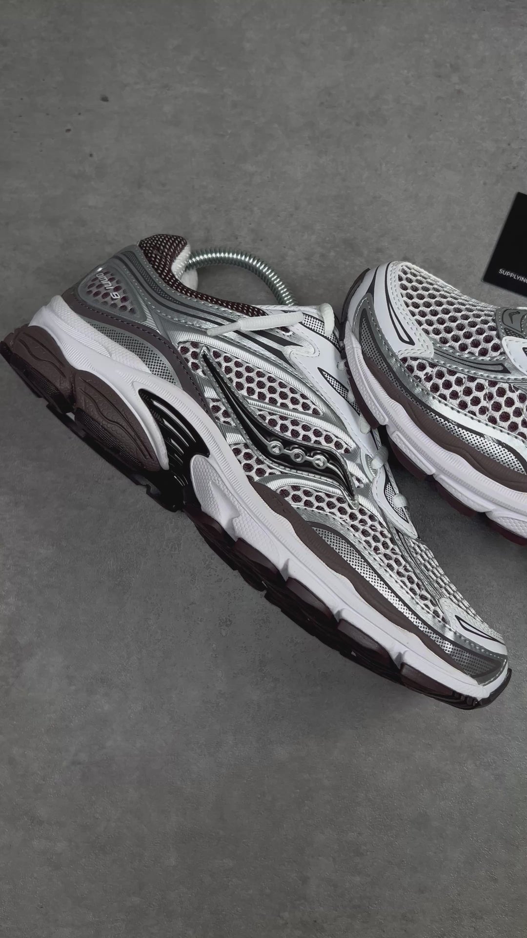 SAUCONY PROGRID OMNI 9 OG WHITE BROWN