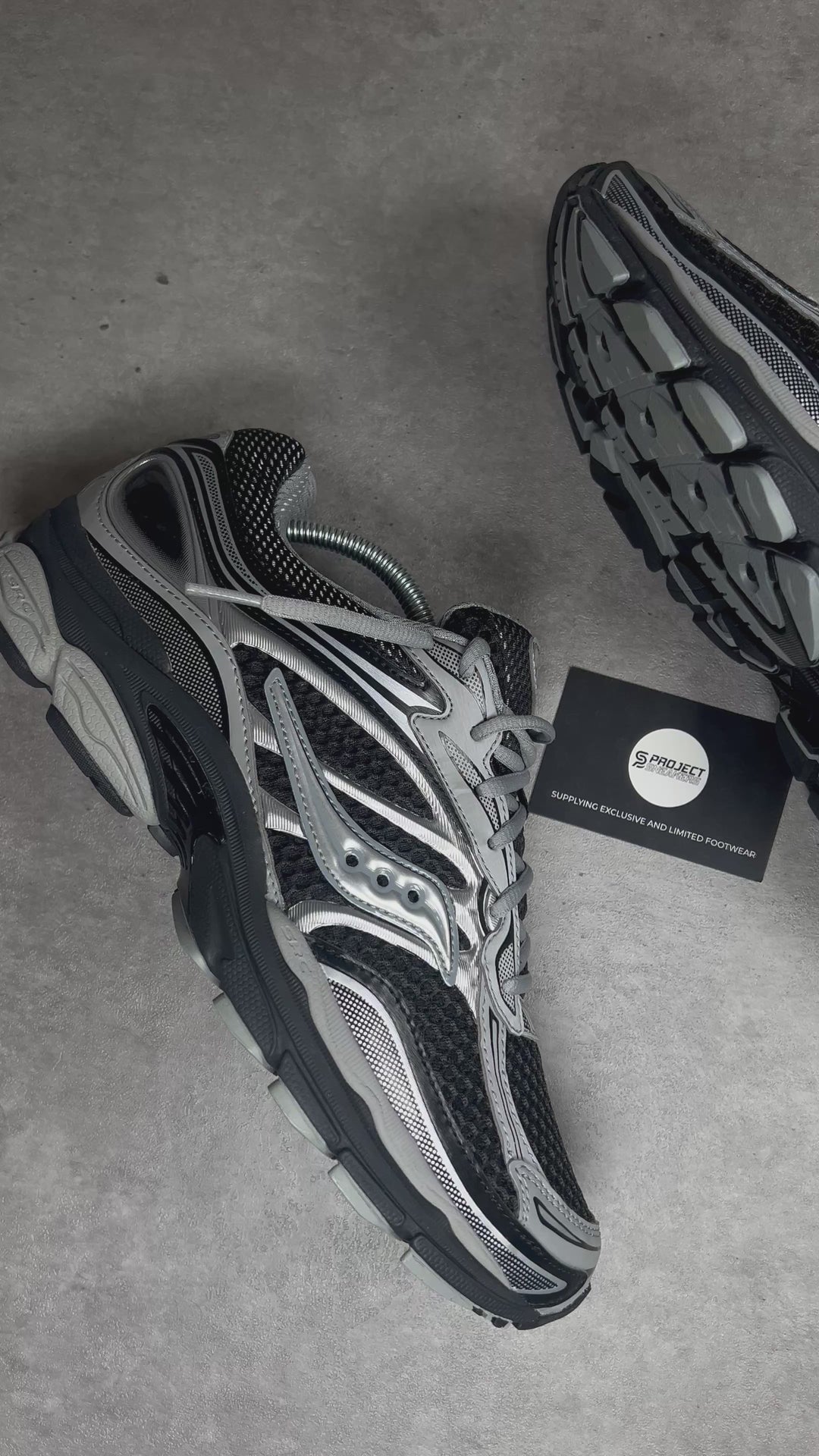 SAUCONY PROGRID OMNI 9 &