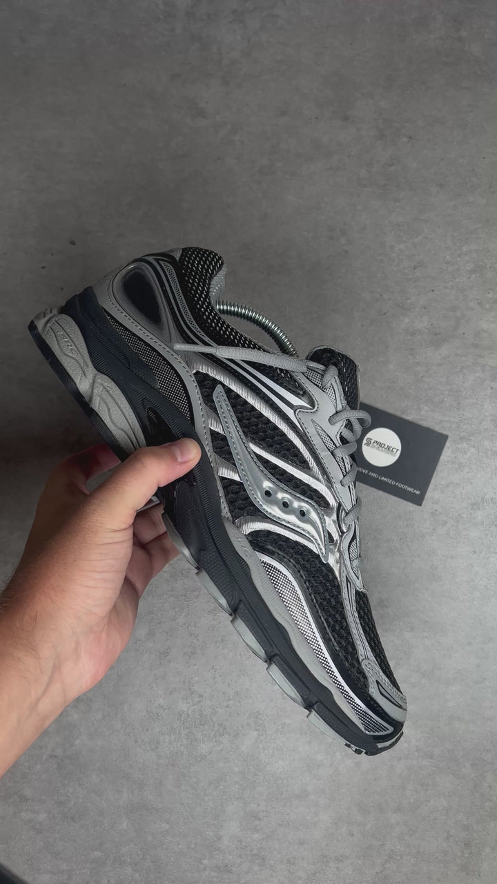 SAUCONY PROGRID OMNI 9 &