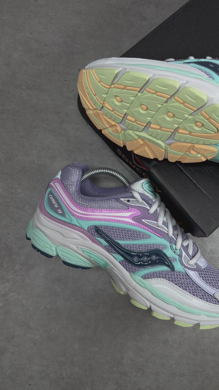 SAUCONY PROGRID OMNI 9 PRISM WISTERIA BLUE