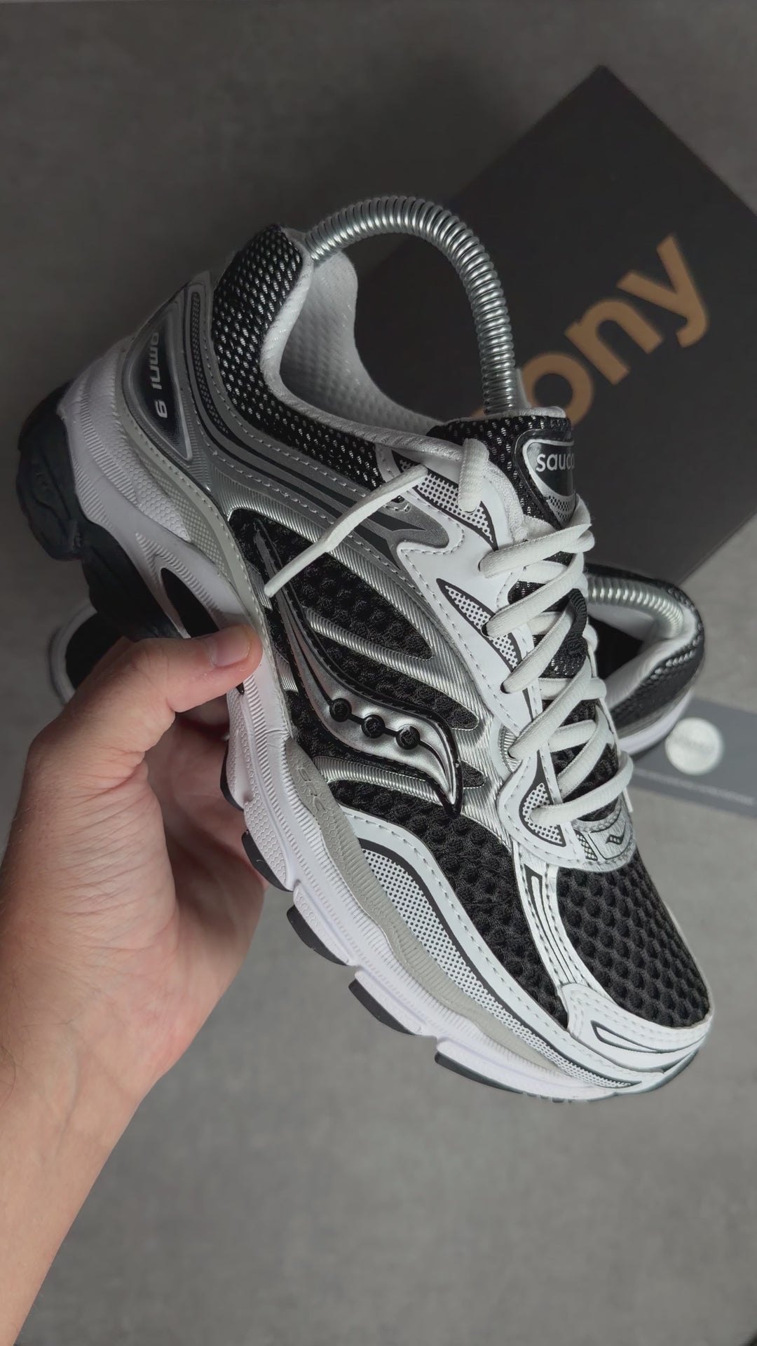 SAUCONY PROGRID OMNI 9 OG &