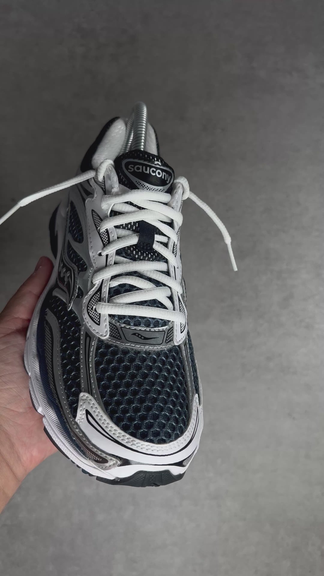 SAUCONY PROGRID OMNI 9 DEEP NAVY