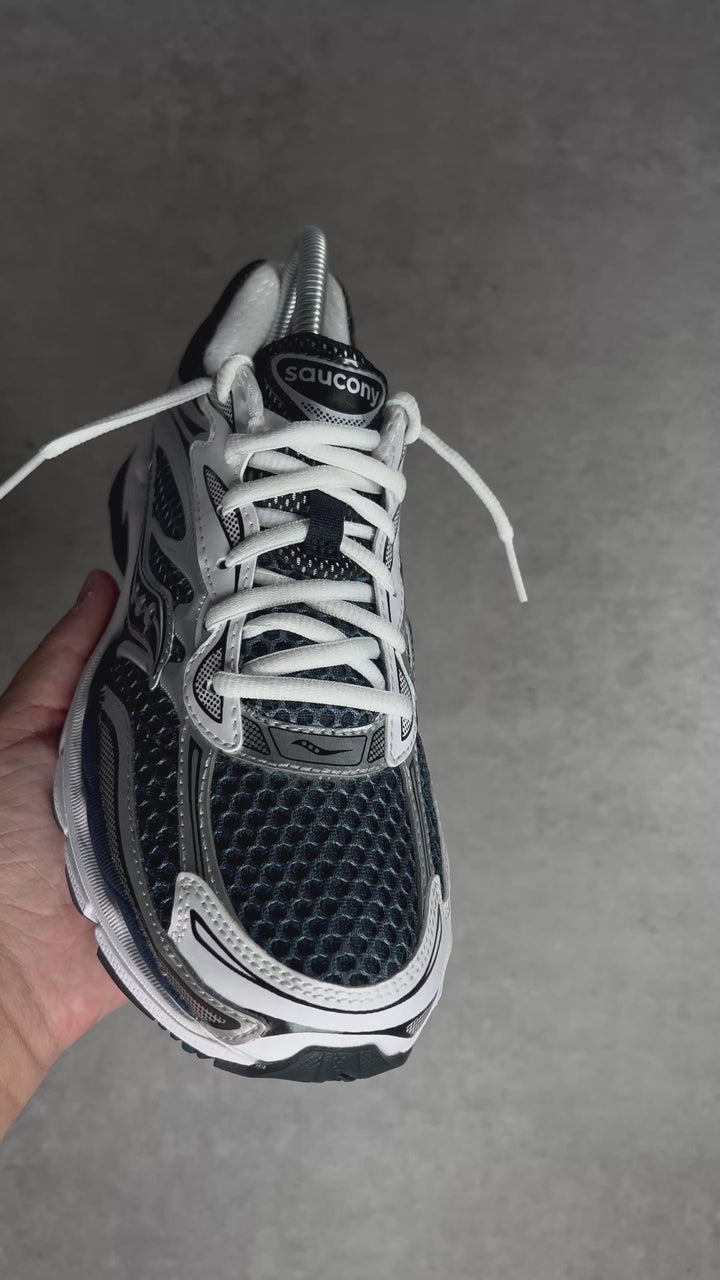 SAUCONY PROGRID OMNI 9 DEEP NAVY