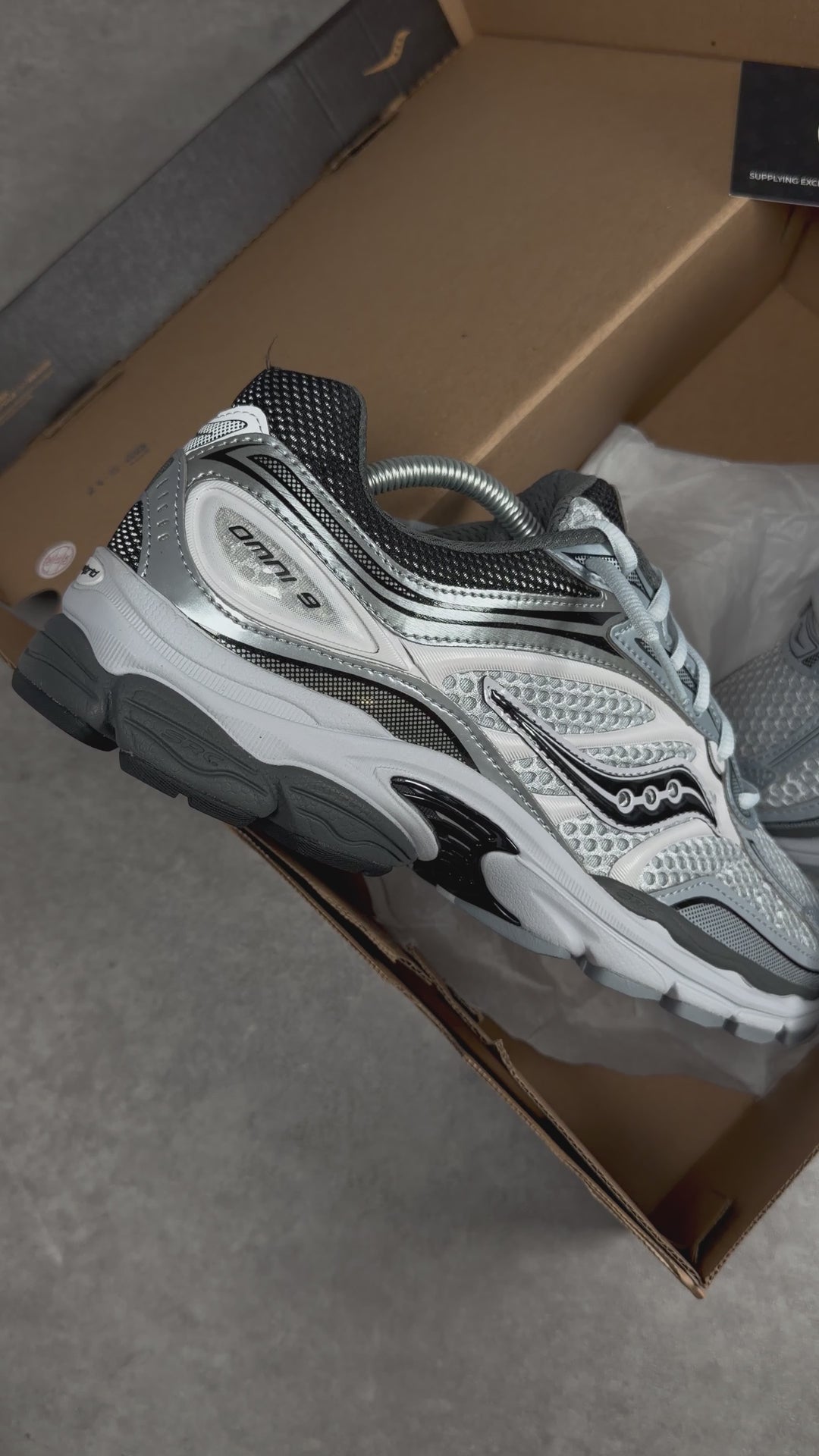 SAUCONY PROGRID OMNI 9 OG &