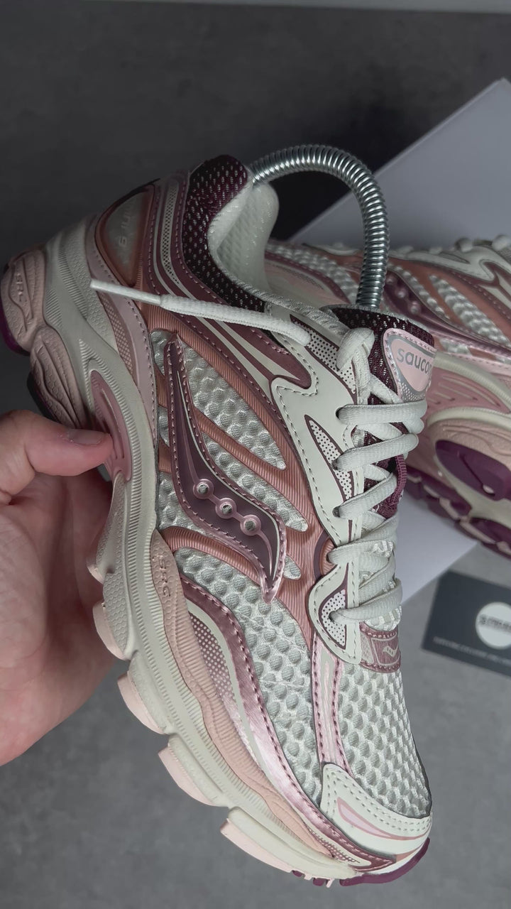 SAUCONY PROGRID OMNI 9 &
