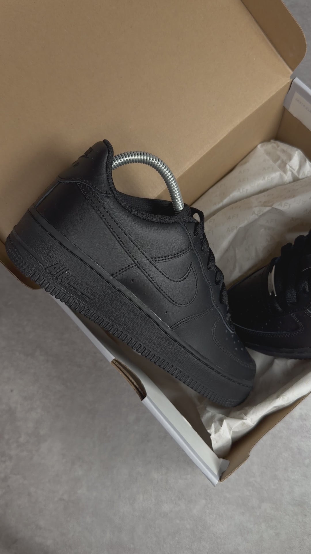 NIKE AIR FORCE 1 LOW LE BLACK (GS)
