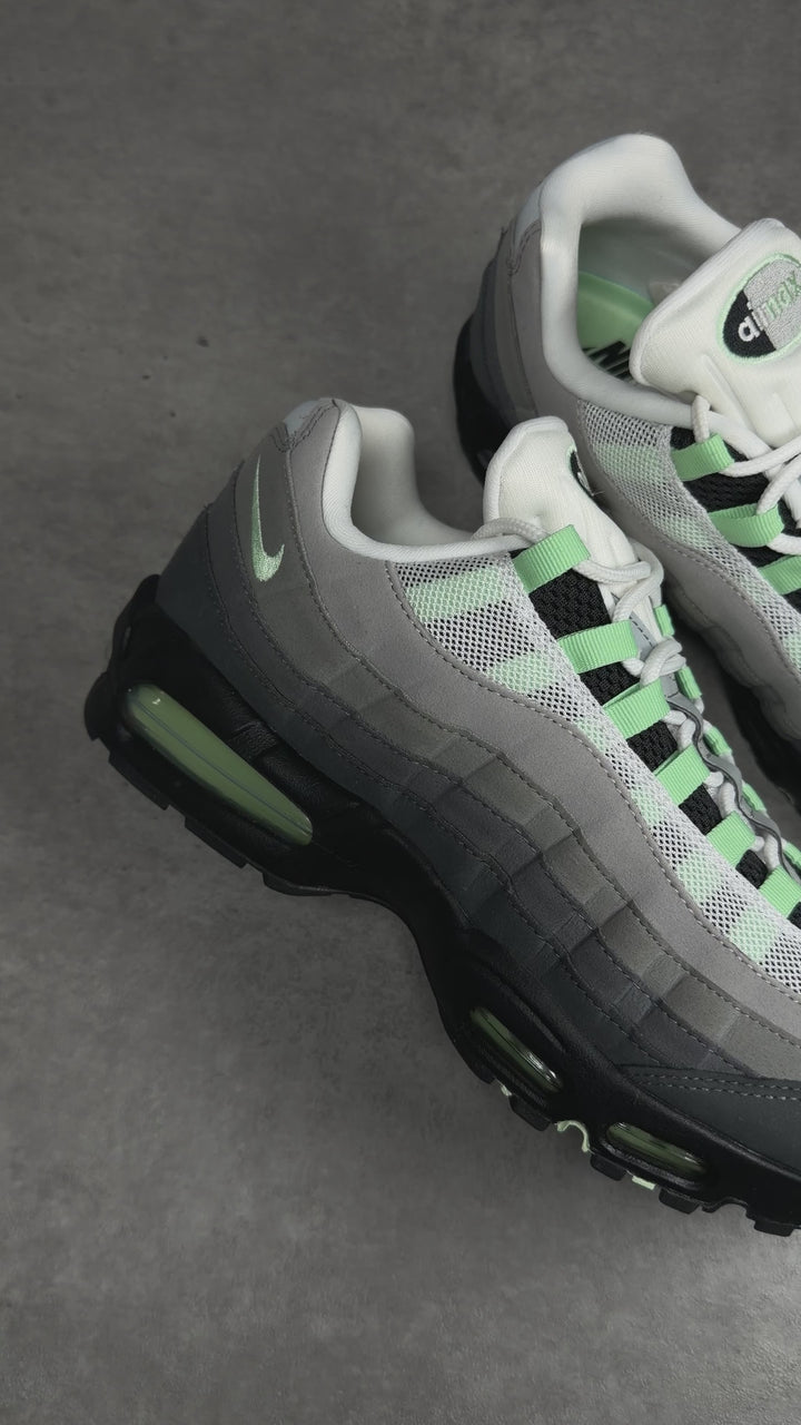 NIKE AIR MAX 95 OG BIG BUBBLE FRESH MINT (WOMEN&