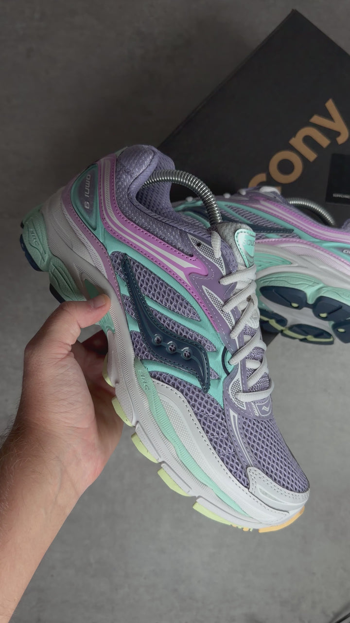 SAUCONY PROGRID OMNI 9 PRISM WISTERIA BLUE