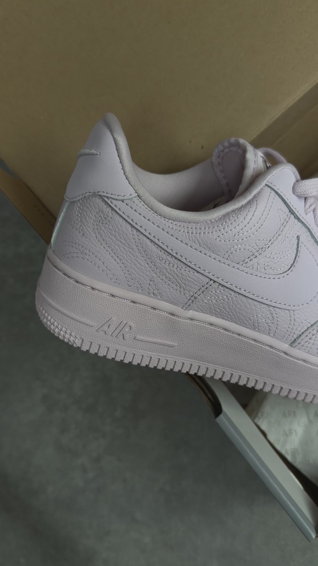 NIKE AIR FORCE 1 '07 PREMIUM BLEACHED LILAC (WOMEN'S)