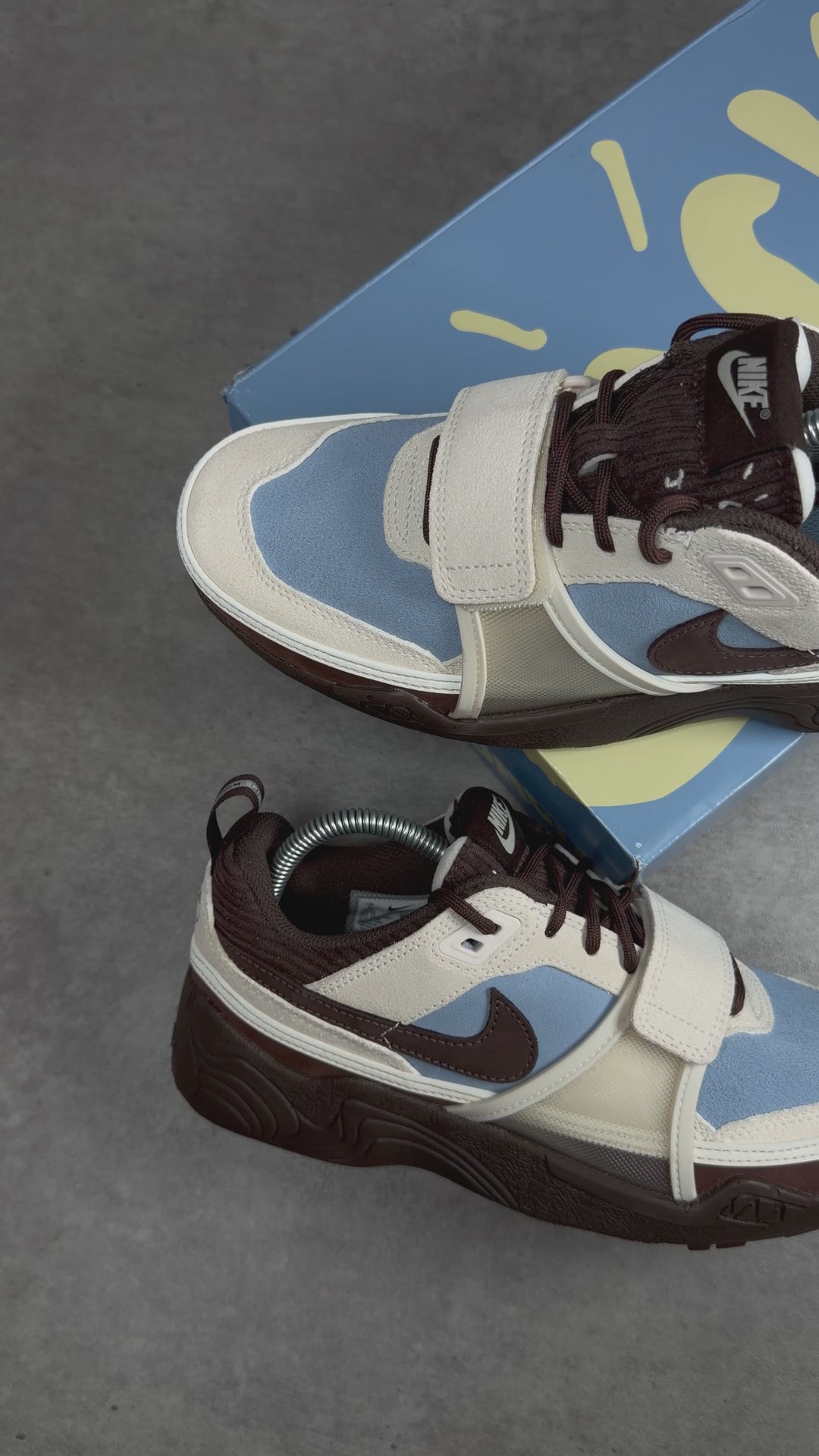 NIKE ZOOM FIELD JAXX TRAVIS SCOTT LECHE BLUE
