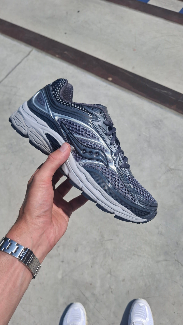 SAUCONY PROGRID OMNI 9 OG &