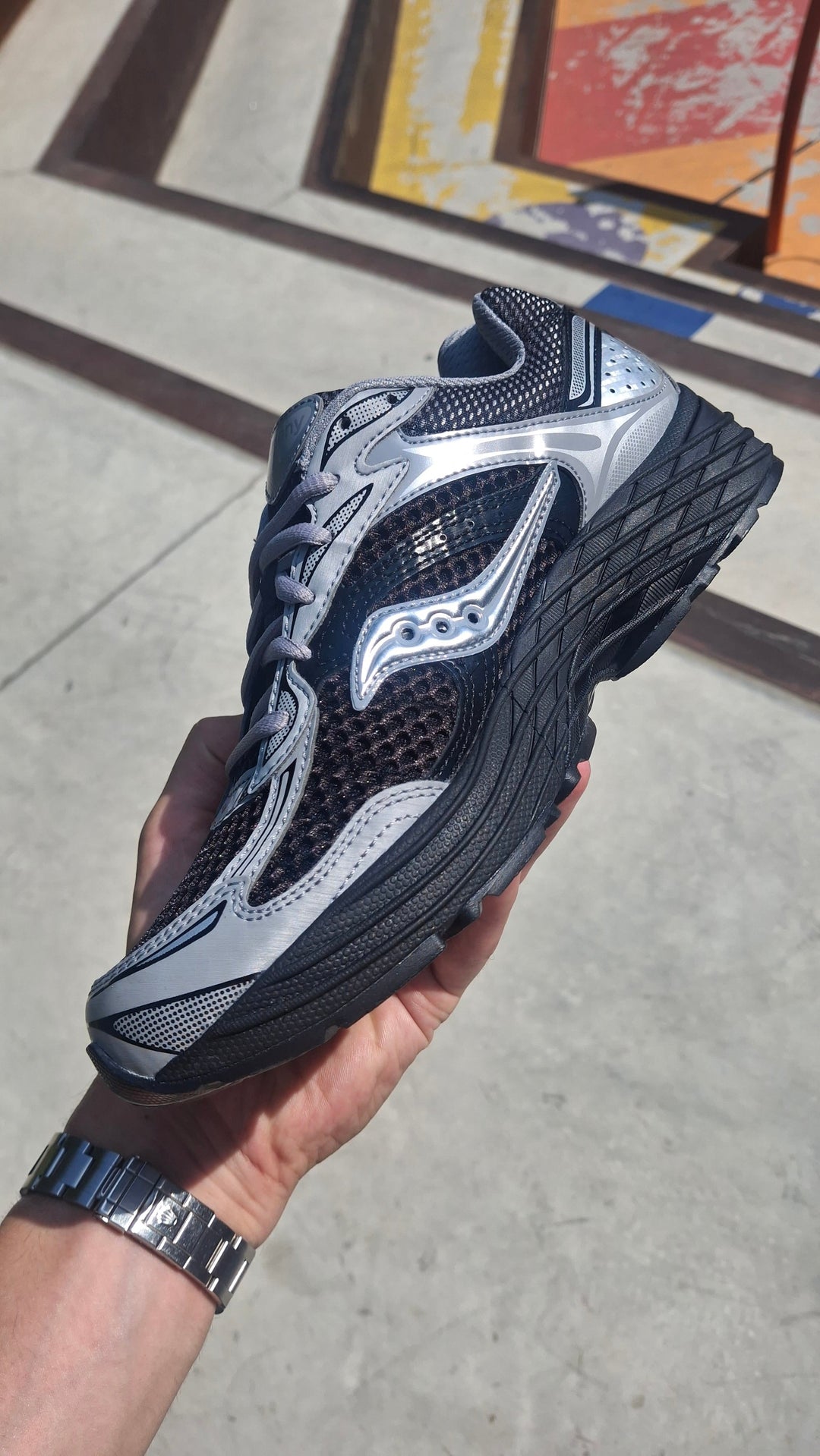 SAUCONY PROGRID OMNI 9 &