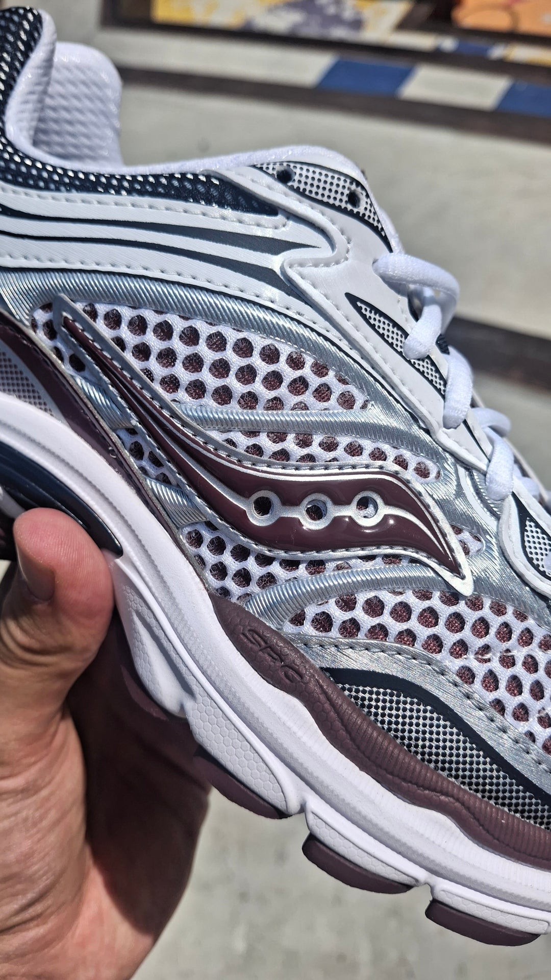 SAUCONY PROGRID OMNI 9 OG &