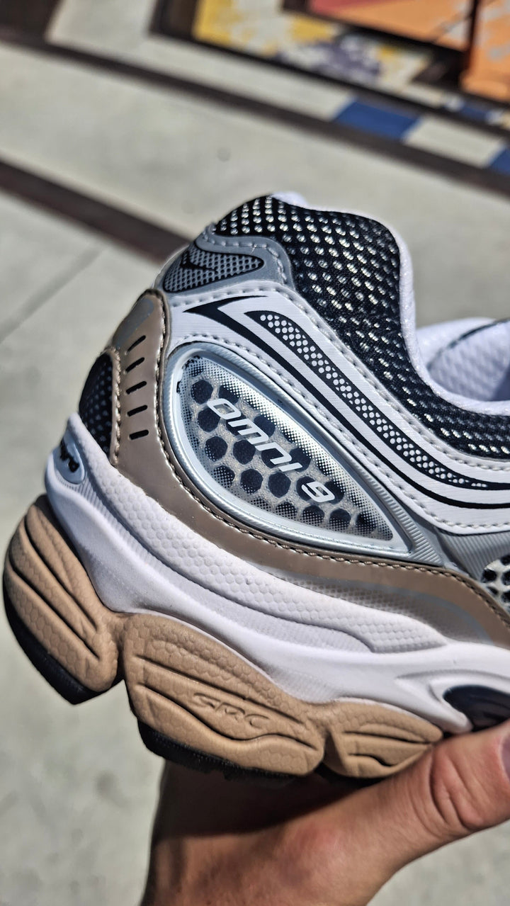 SAUCONY PROGRID OMNI 9 OG &