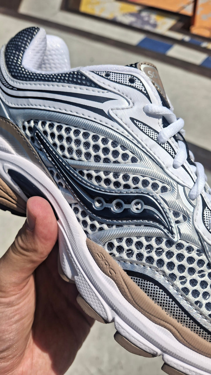 SAUCONY PROGRID OMNI 9 OG &